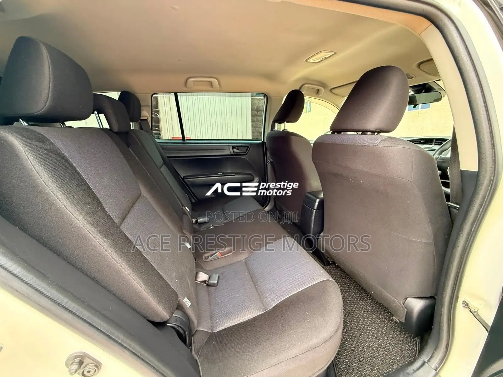 Toyota Corolla Fielder 1.5 Hybrid FWD 2019 White