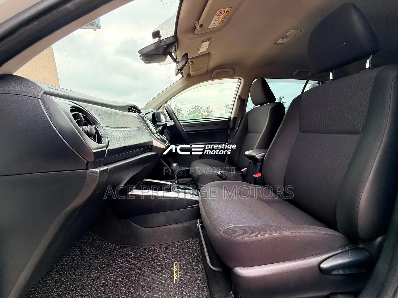 Toyota Corolla Fielder 1.5 Hybrid FWD 2019 White