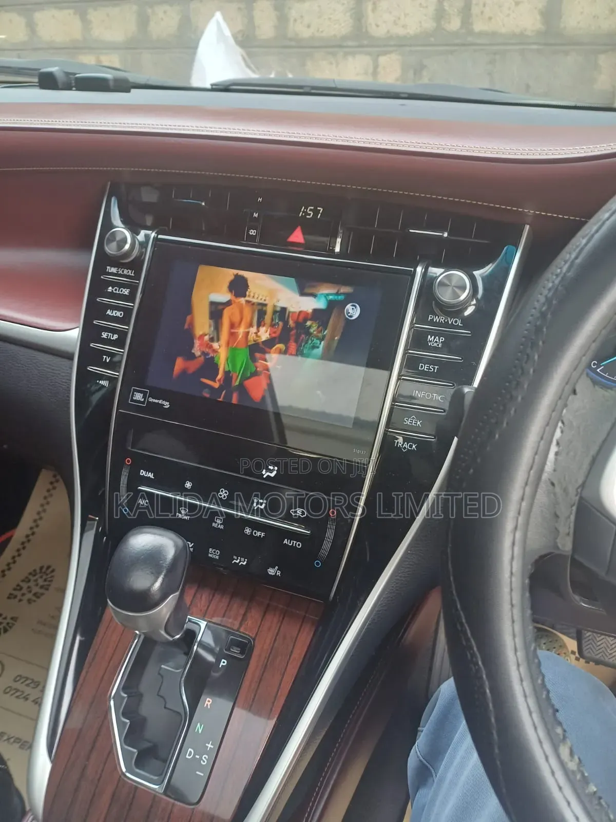 Toyota Harrier 2.5 Hybrid 4WD 2017 Black
