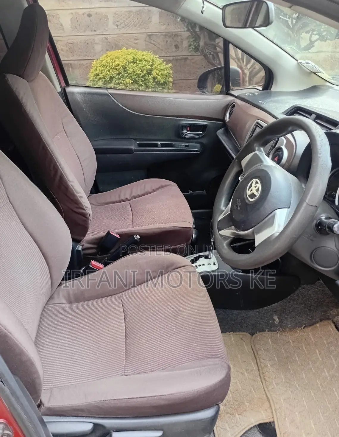 Toyota Vitz 1.0 FWD 5dr 2012 Red