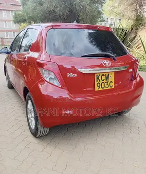 Toyota Vitz 1.0 FWD 5dr 2012 Red