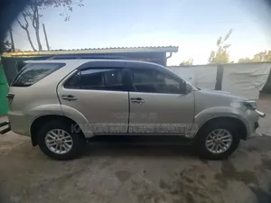 Toyota Fortuner 3.0 D AWD 2013 Silver