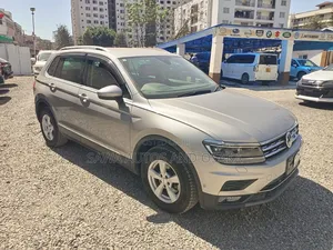 Volkswagen Tiguan 2019 Silver