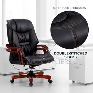 Executive Managers Chair With Mahogany Arms