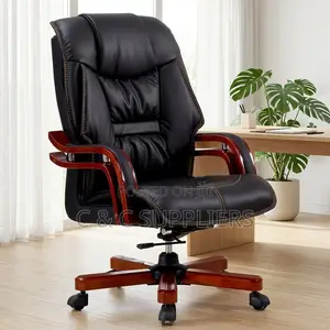 Executive Managers Chair With Mahogany Arms