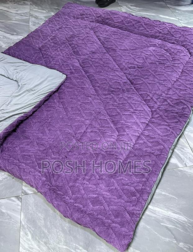 Heavy Sherpa Woolen Duvet Sets
Material - Woolen - thumbnail 3