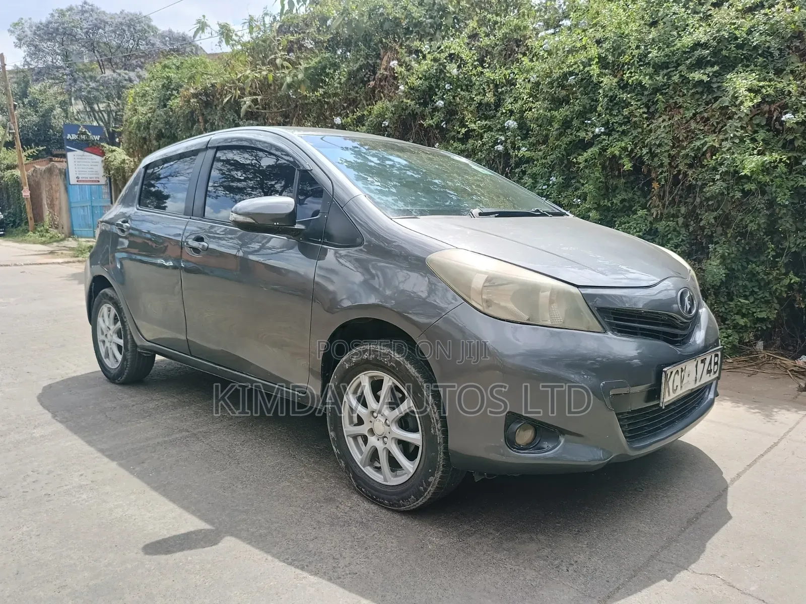 Toyota Vitz 2012 Gray