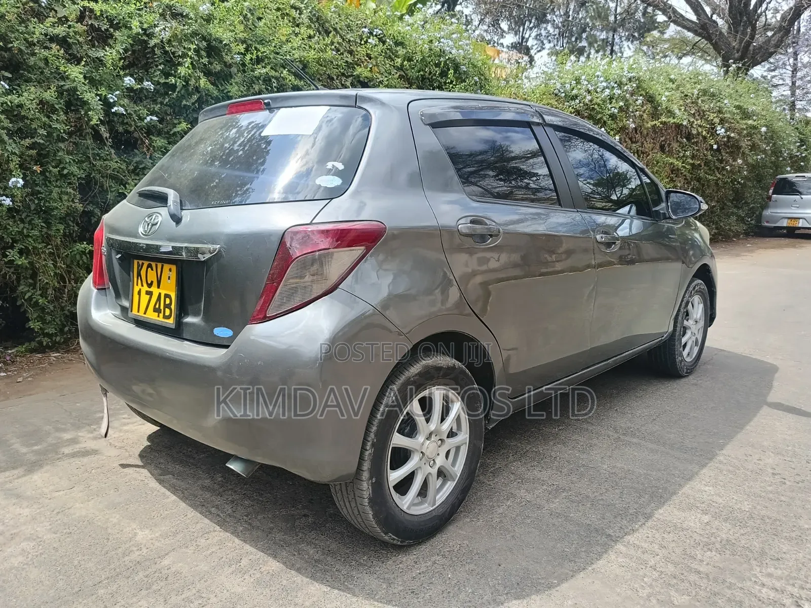 Toyota Vitz 2012 Gray