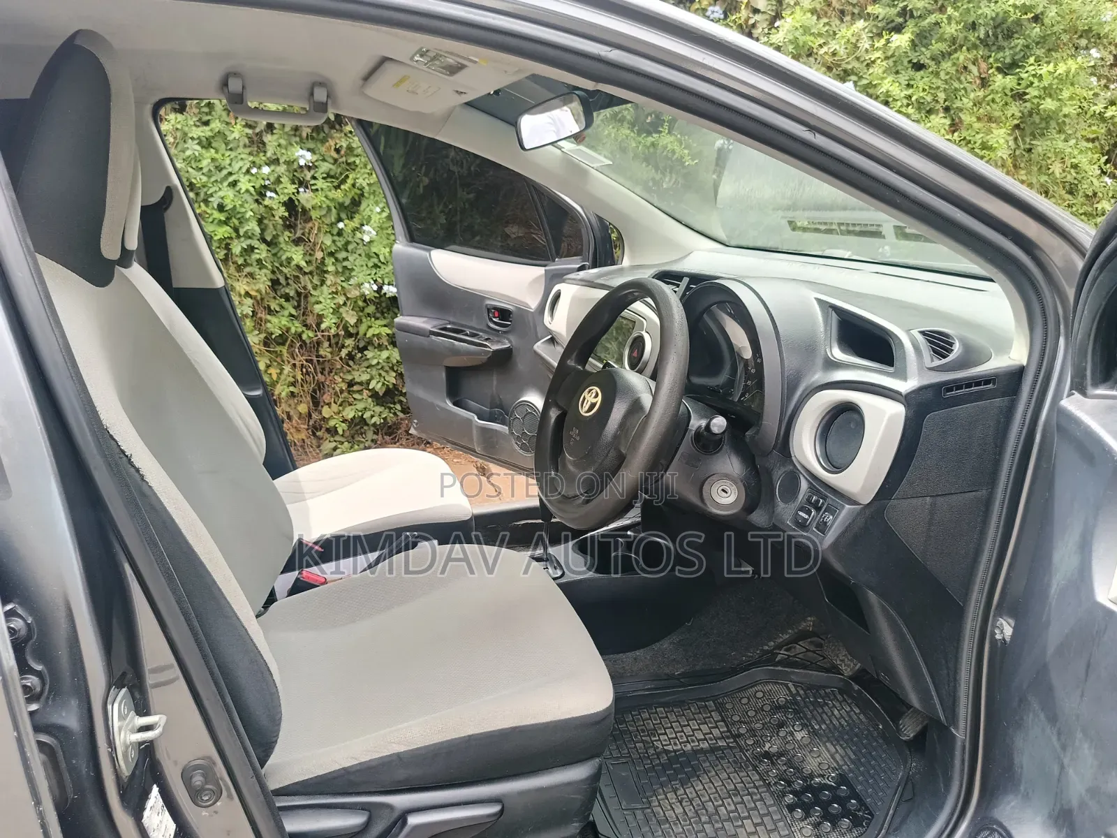 Toyota Vitz 2012 Gray