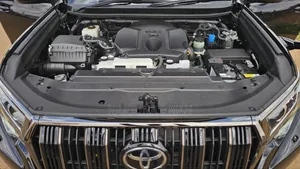 Toyota Land Cruiser Prado 2.8 2022 Black