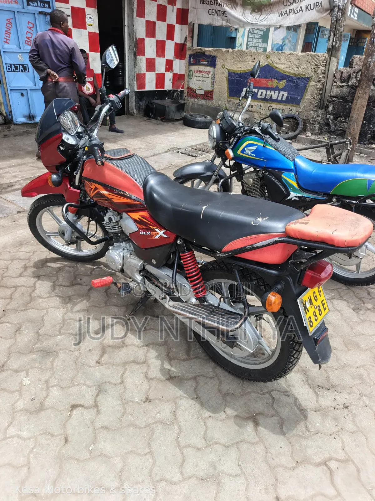 TVS HLX 125 2022 Red