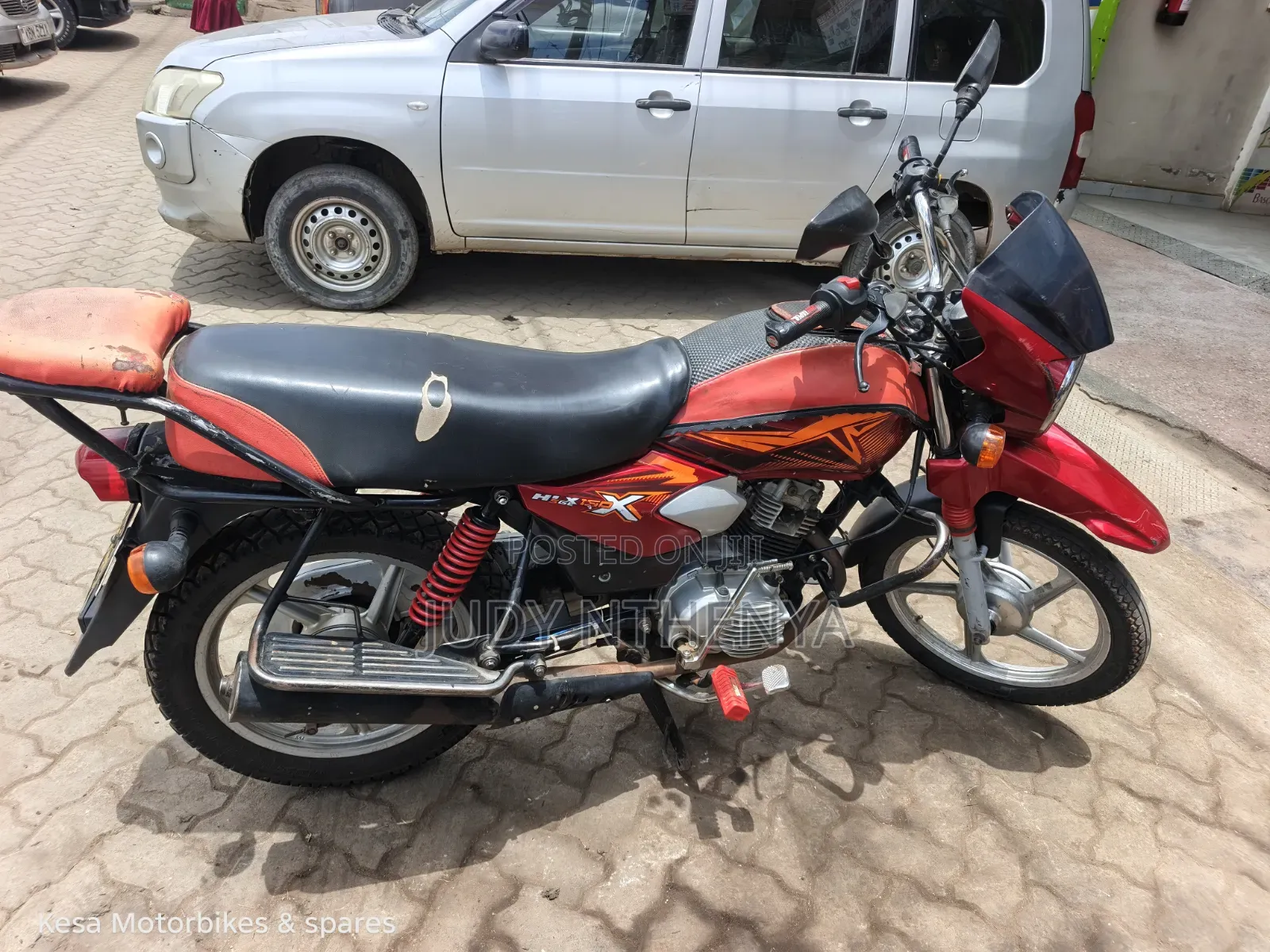 TVS HLX 125 2022 Red