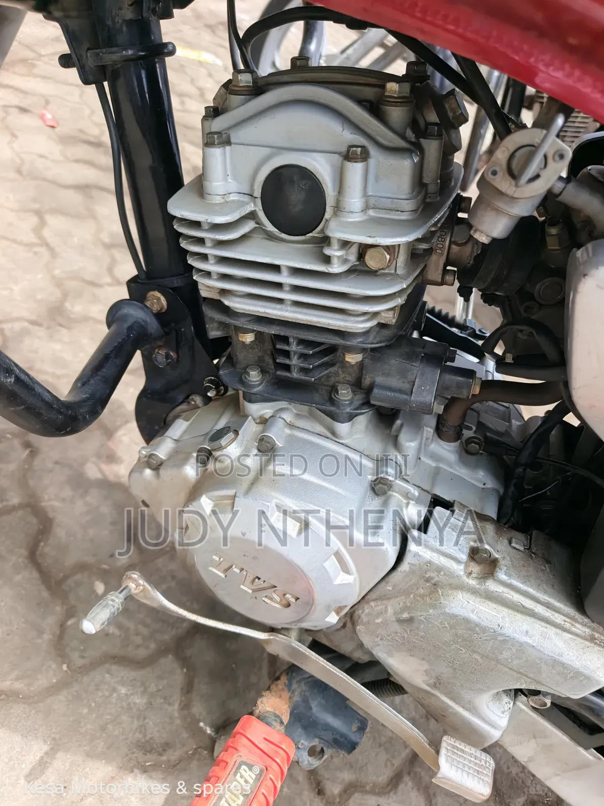 TVS HLX 125 2022 Red