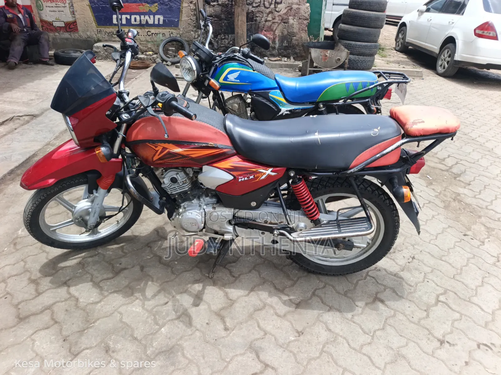 TVS HLX 125 2022 Red