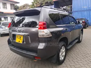 Toyota Land Cruiser Prado 2.7 i 2012 Gray