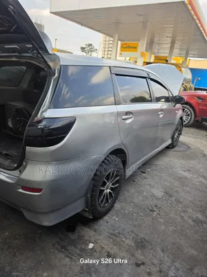 Toyota Wish 2011 Silver