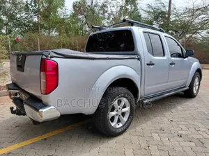 Nissan Navara 2.5 Automatic 2006 Silver