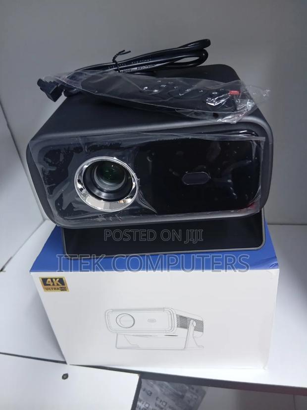 Compact Projector Design for Flexible Home Entertainment Use - thumbnail 2