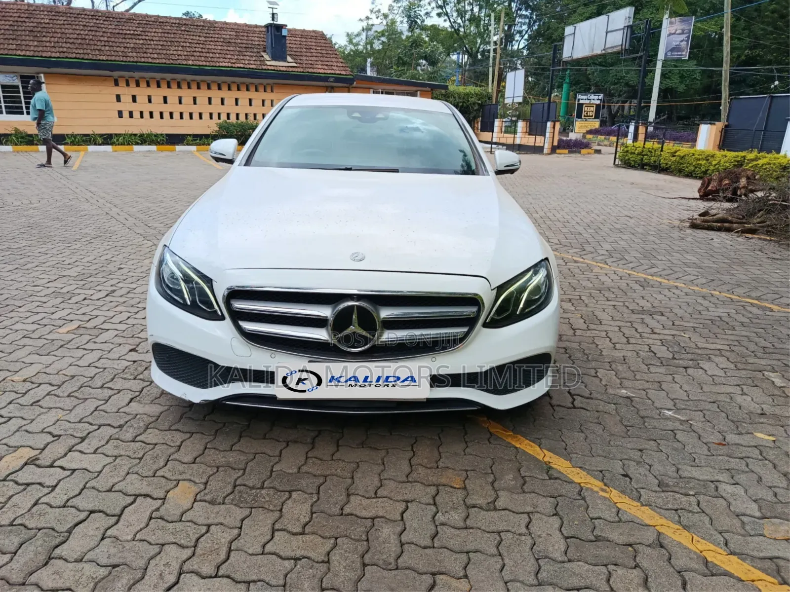 Mercedes-Benz E200 2016 White