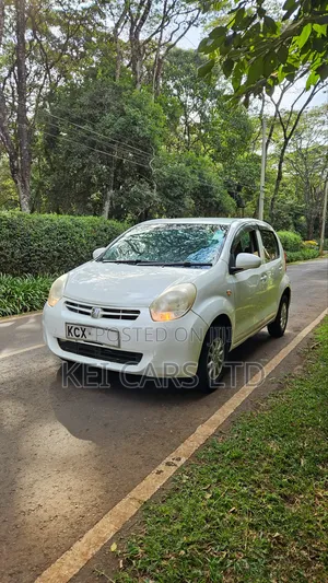 Toyota Passo 1.0 FWD 2012 White