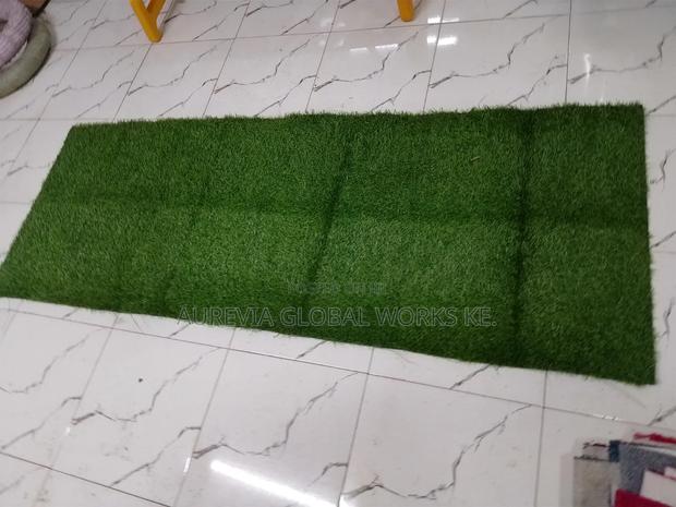 Green Grass or Artificial Facial Grass - main view