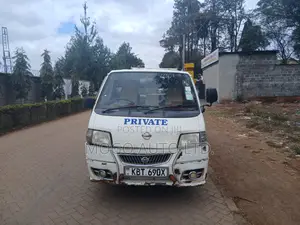 Nissan Caravan 2005 White