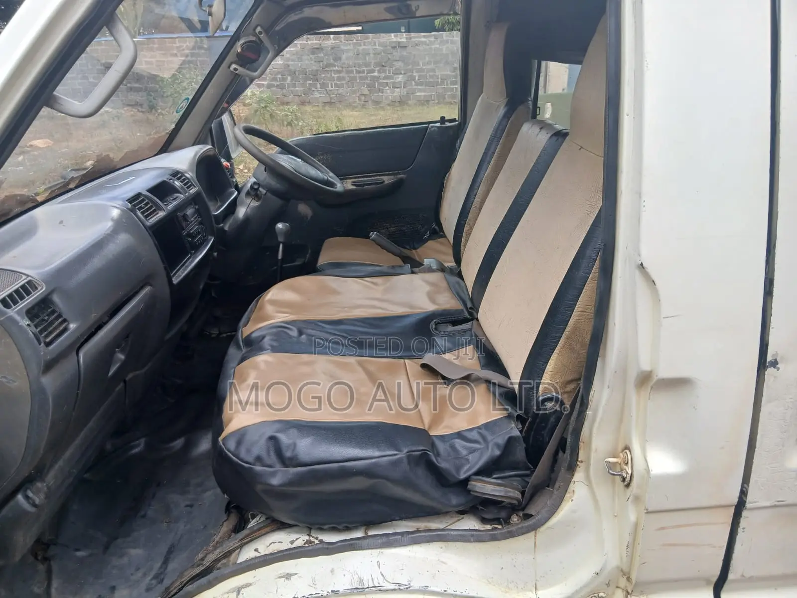 Nissan Caravan 2005 White