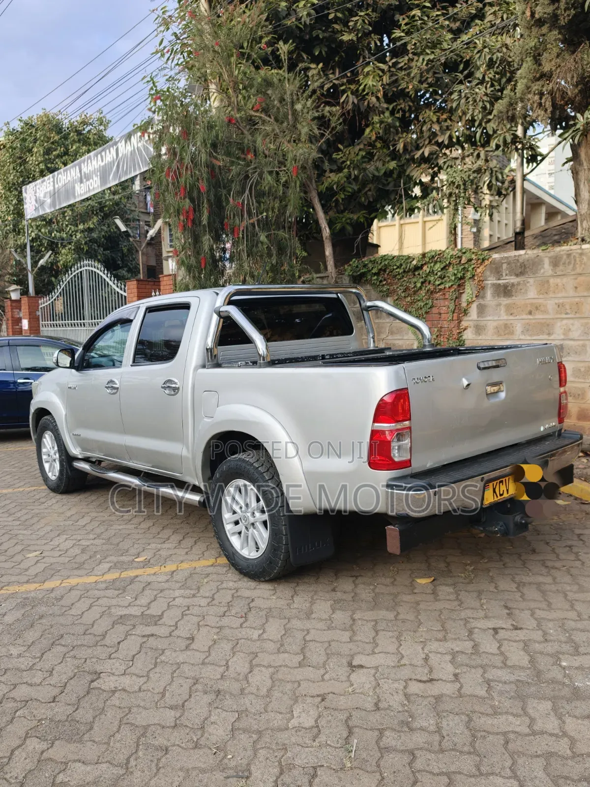 Toyota Hilux 3.0 D-4D 4x4 2013 Silver
