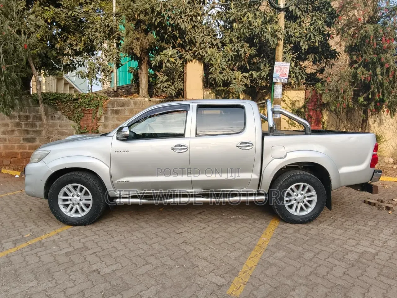Toyota Hilux 3.0 D-4D 4x4 2013 Silver
