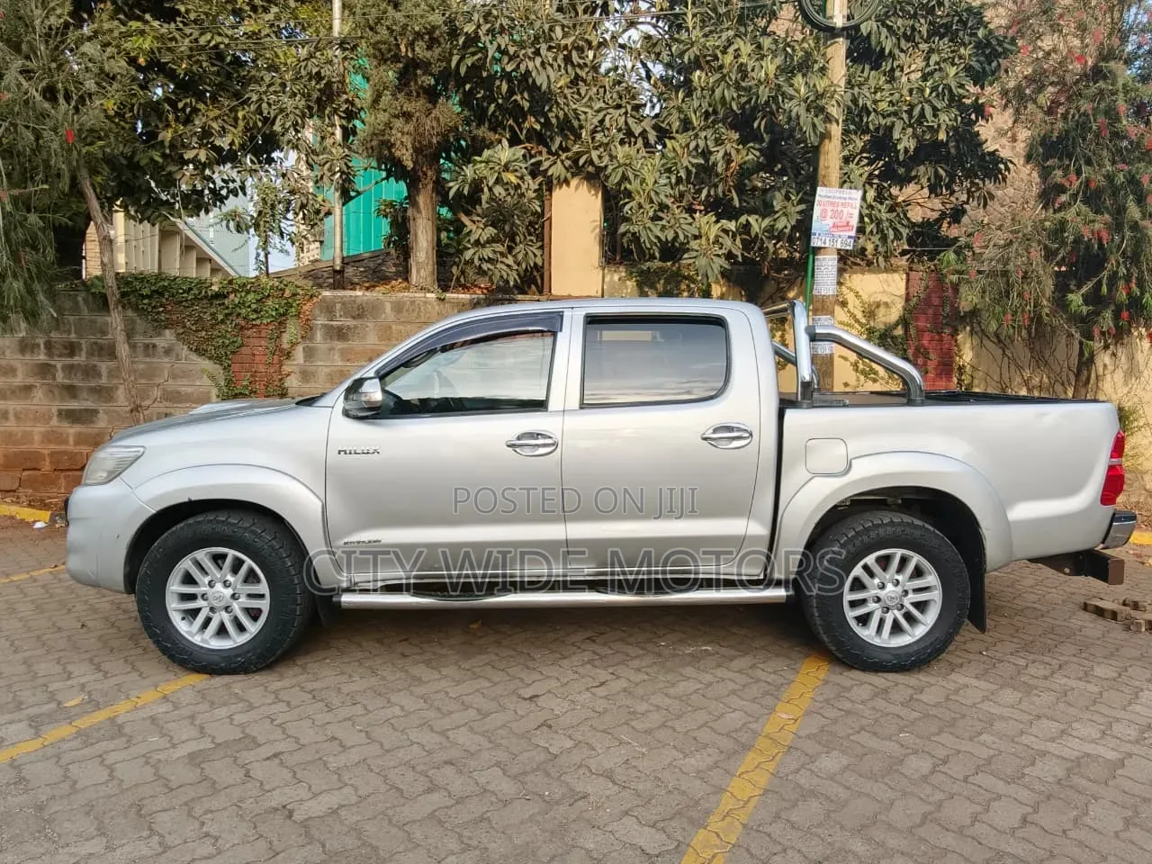 Toyota Hilux 3.0 D-4D 4x4 2013 Silver