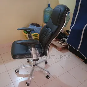 Luxury MODERN Leather Office Chairs