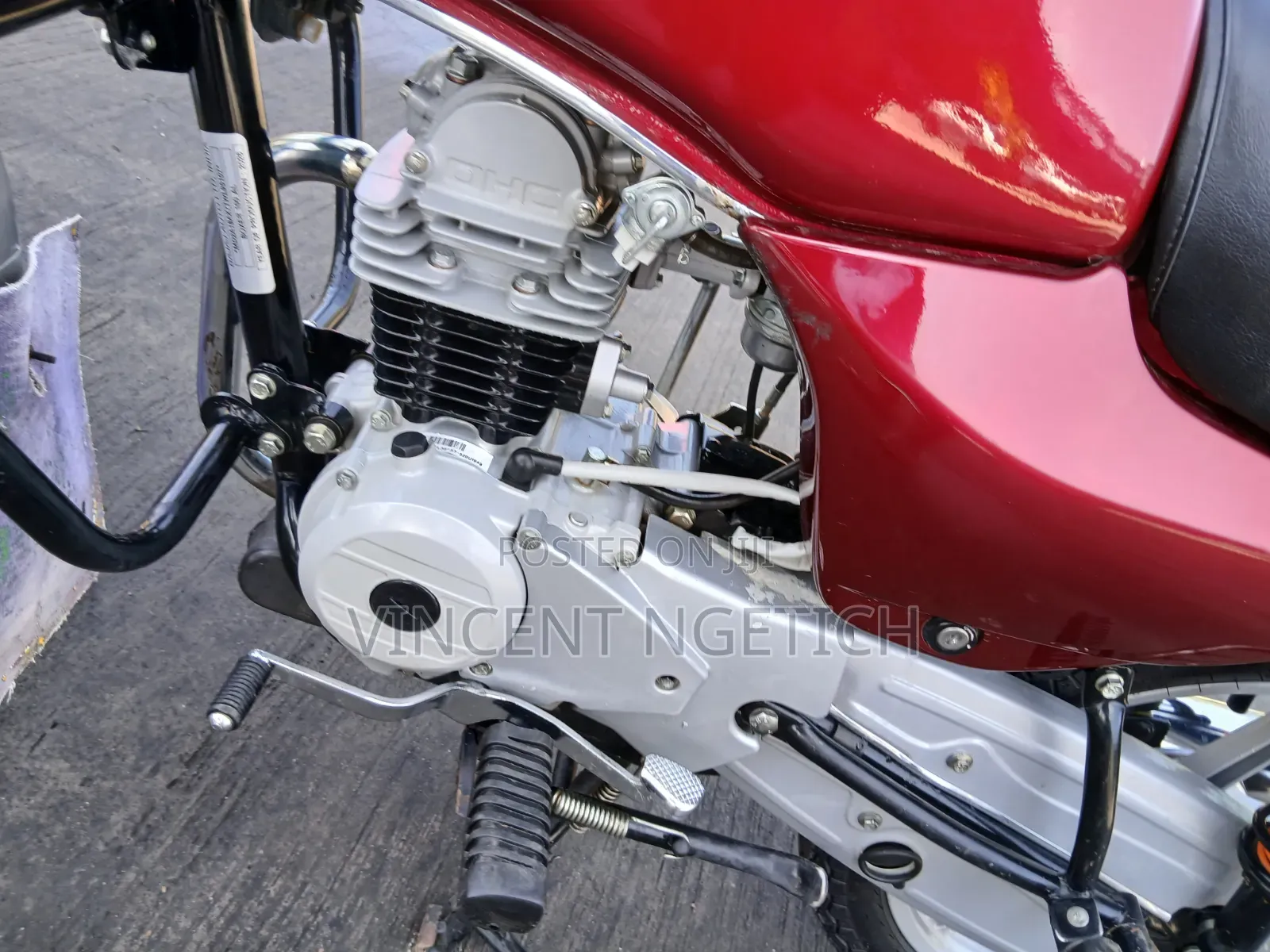 Bajaj Boxer 100 2024 Red