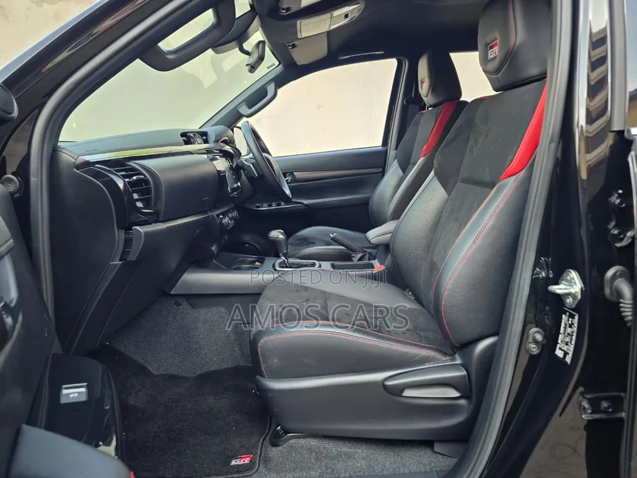 Toyota Hilux 2022 Black