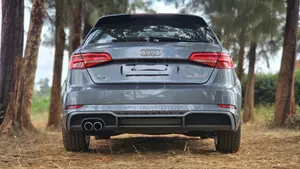 Audi A3 2.0T Titanium Premium FWD 2019 Gray