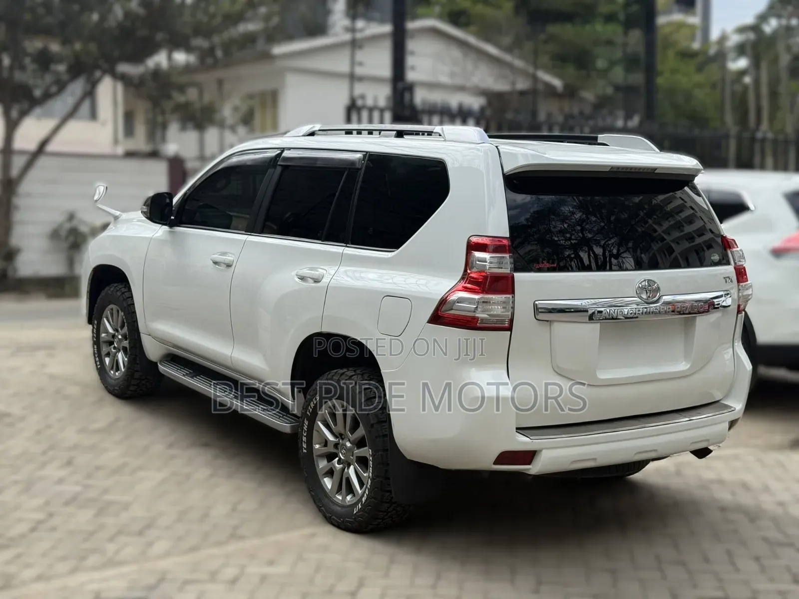 Toyota Land Cruiser Prado 2.8 2017 White