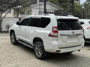 Toyota Land Cruiser Prado 2.8 2017 White
