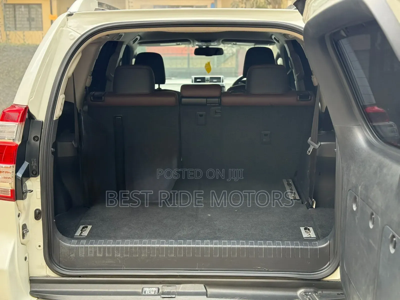 Toyota Land Cruiser Prado 2.8 2017 White