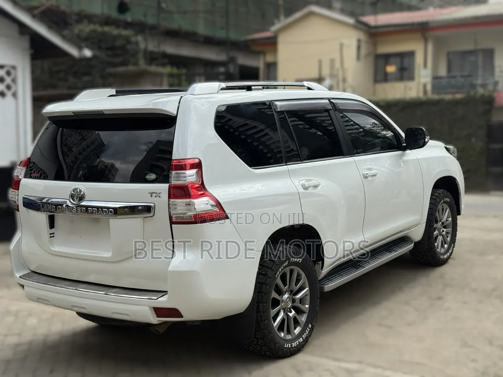 Toyota Land Cruiser Prado 2.8 2017 White
