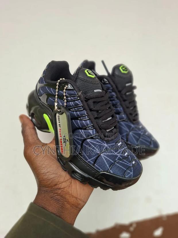 Stylish Kids Sneakers - thumbnail 2