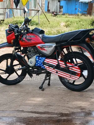 Bajaj Boxer 125 2022 Red