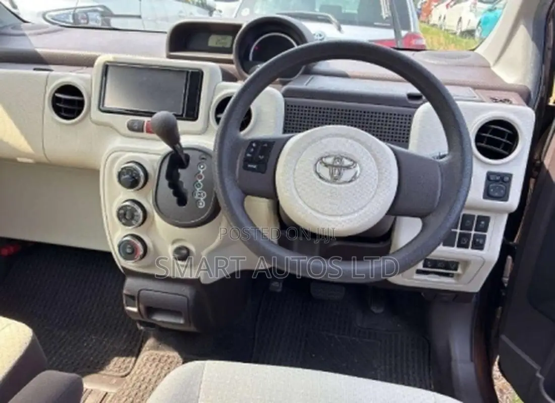 Toyota Spade 2019 Brown