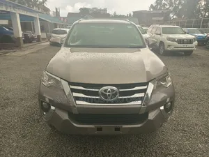 Toyota Fortuner 2019 Silver