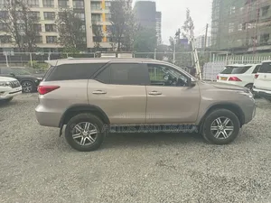 Toyota Fortuner 2019 Silver