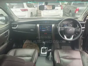 Toyota Fortuner 2019 Silver