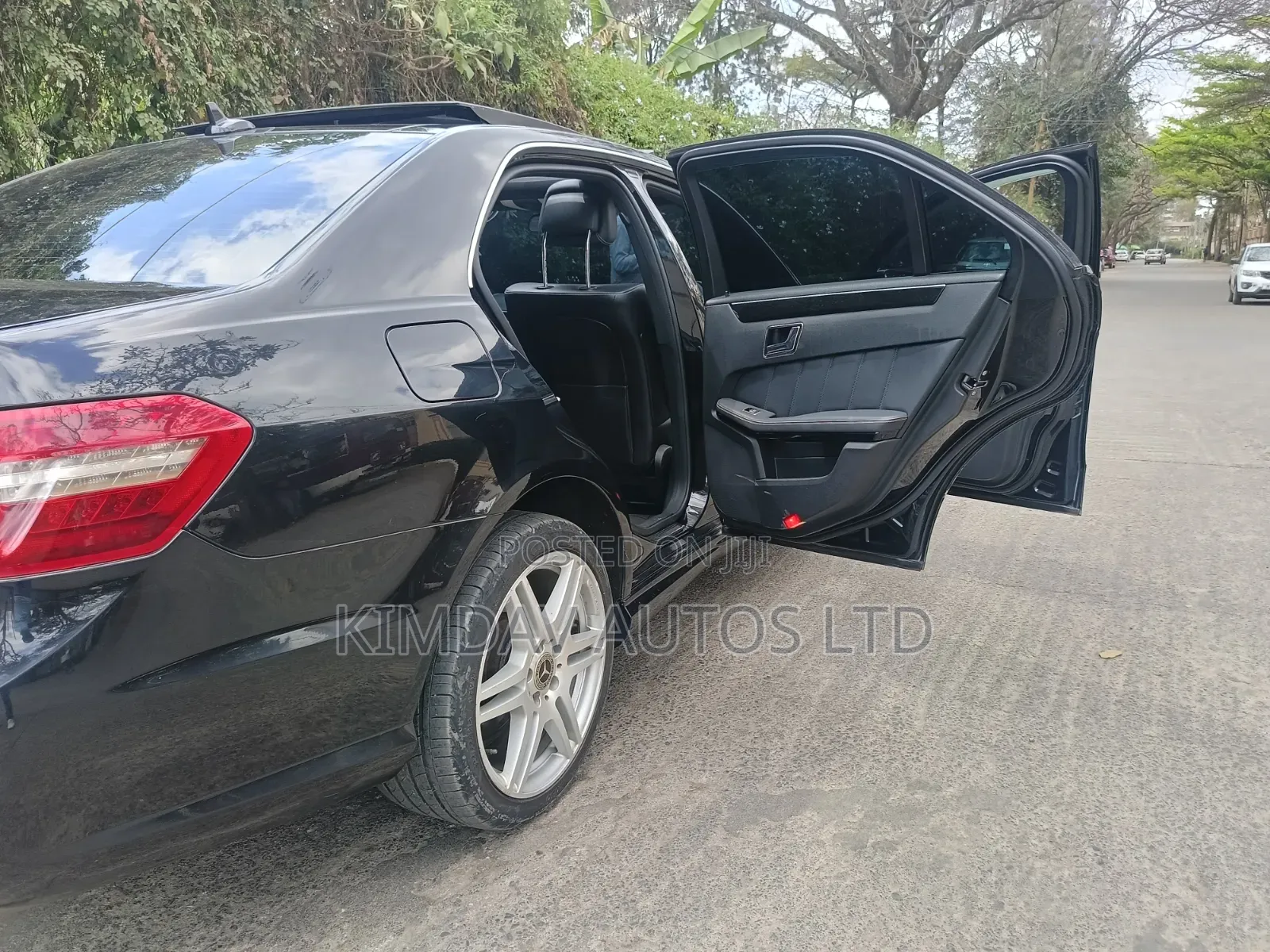 Mercedes-Benz E250 2011 Black