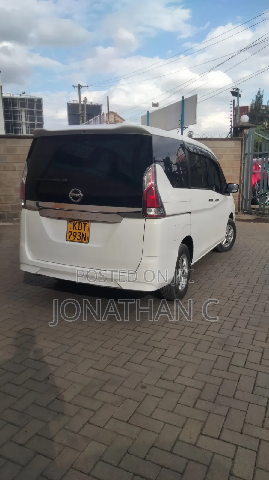 Nissan Serena 2016 White