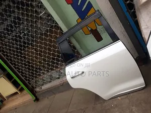 Lexus LX 570 Rear Doors
