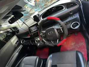 Toyota Sienta 2017 Silver