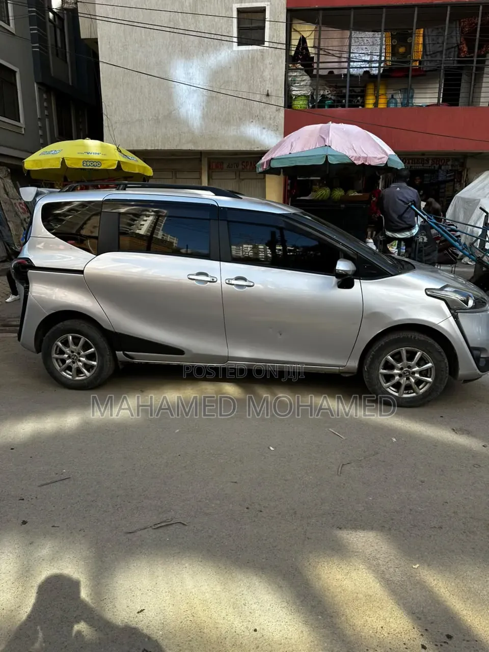 Toyota Sienta 2017 Silver