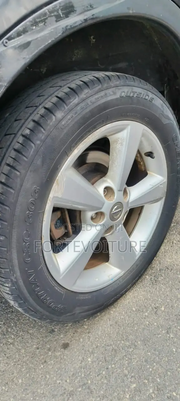 Nissan Dualis 2012 Black